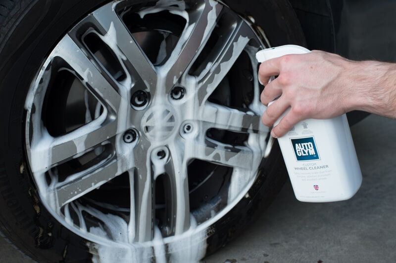 Cleaning car rims with the Complete Custom Wheel Cleaning Kit