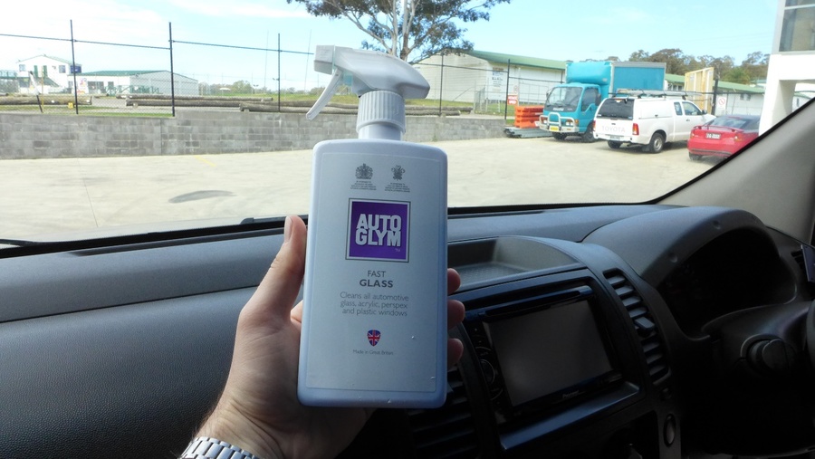 best way to clean car windows using Autoglym