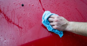 How to wax a car the easiest way