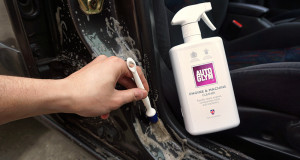 Cleaning your door jambs